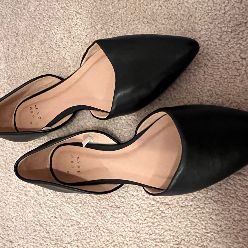 Aldo Black Pointed-Toe Flats